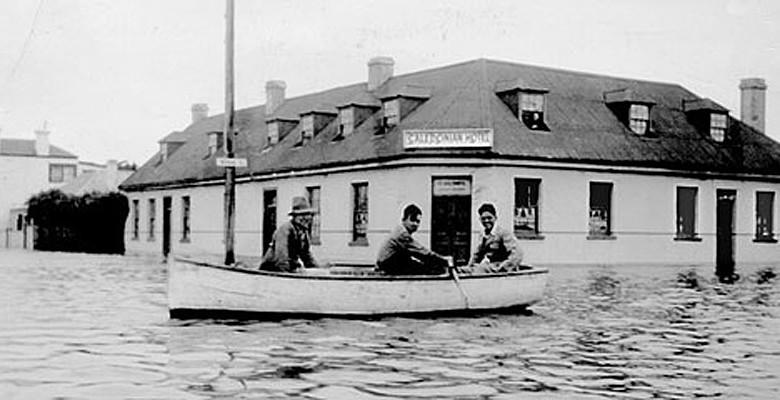 The Caledonian Inn Port Fairy Exterior photo