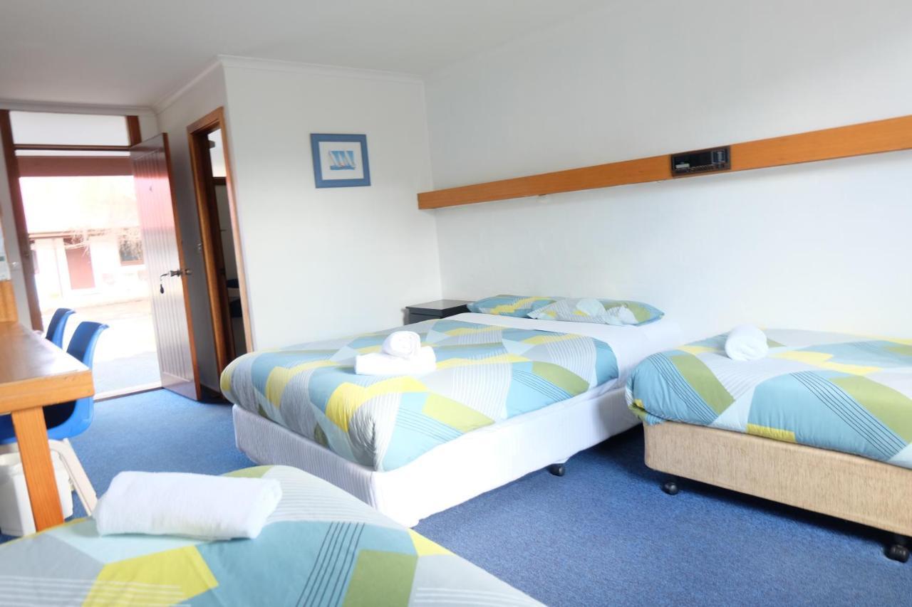 The Caledonian Inn Port Fairy Exterior photo