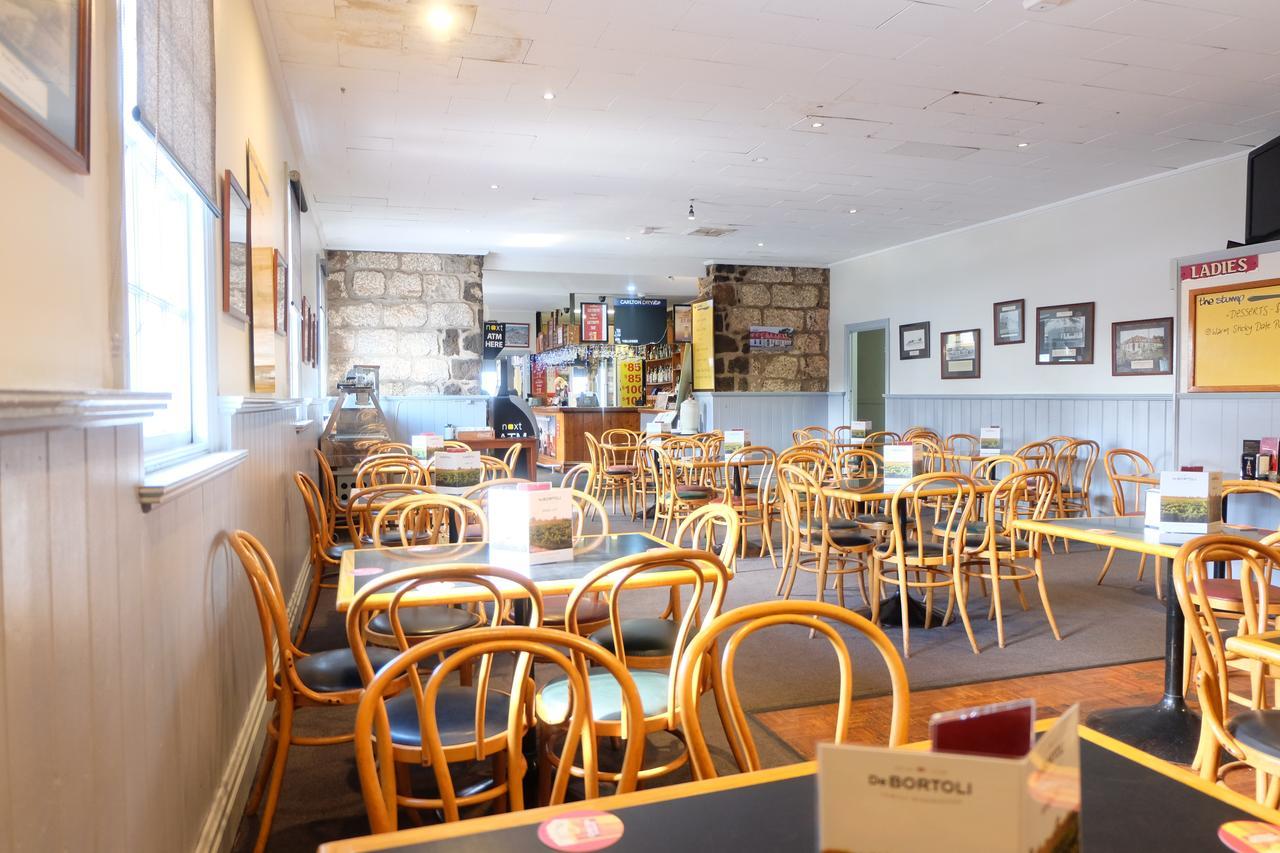 The Caledonian Inn Port Fairy Exterior photo