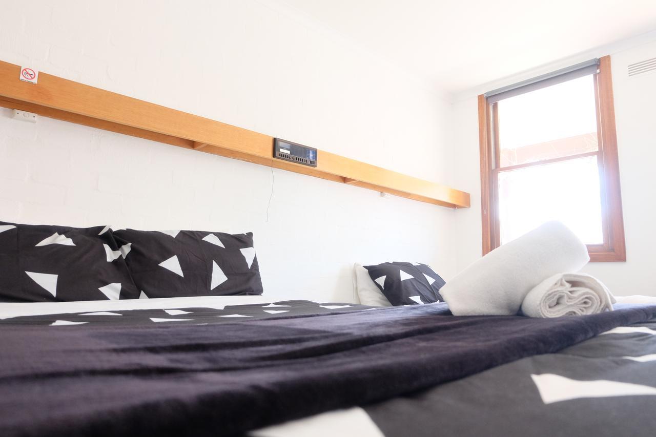 The Caledonian Inn Port Fairy Exterior photo